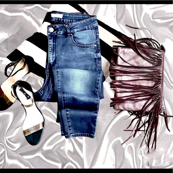 🔅Host Pick Eighty-Two Blue Jeans - Picture 4 of 16